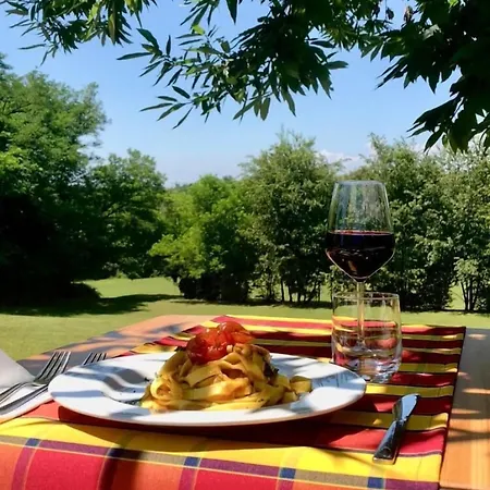 Cascina Monte Diviso * غالاّراتي