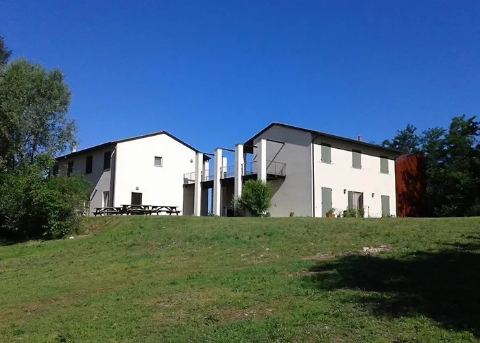 Cascina Monte Diviso אכסניה גאלארטה